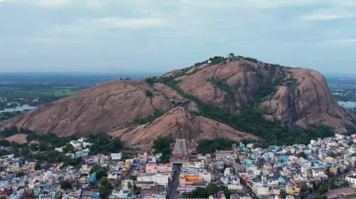 திருப்பரங்குன்றம் தீப விவகாரம்: நீதிபதி ஜி.ஆர். சுவாமிநாதன் அனைத்து உத்தரவுகளுக்கும் அதிரடித் தடை! – உயர் நீதிமன்றம் உத்தரவு